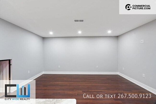 Building Photo - 929 Marlborough St