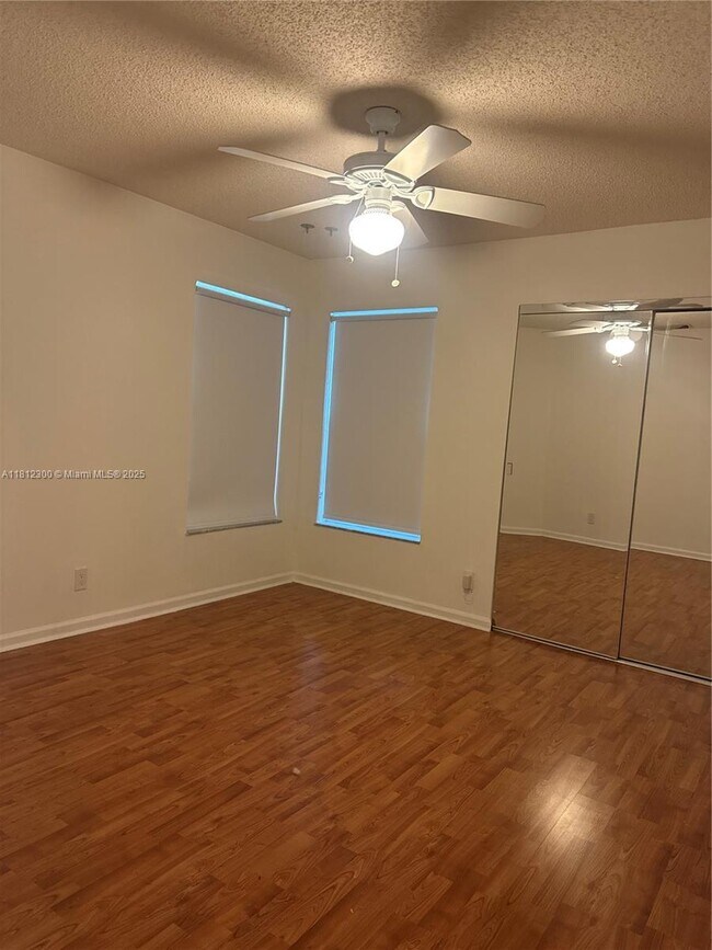 Building Photo - 928 SW 149th Terrace
