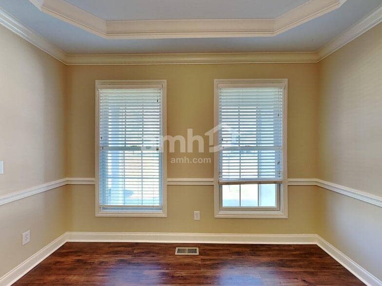 Building Photo - 942 Mill Run Dr