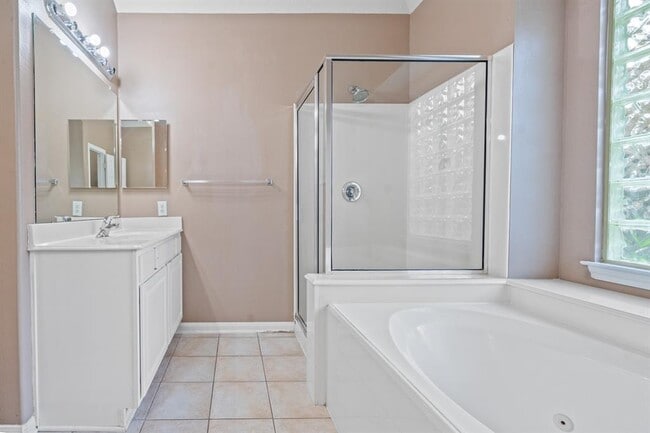 Building Photo - 7803 Blue Stream Ct