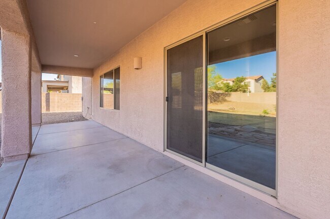 Building Photo - Pet-Friendly 4 Bedroom Rental in Tucson wi...