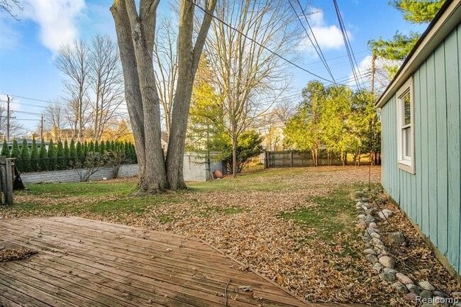 Building Photo - 144 Woodward Ave