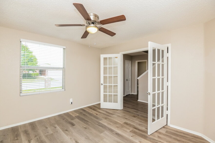 Building Photo - 1429 Blazing Star Trail