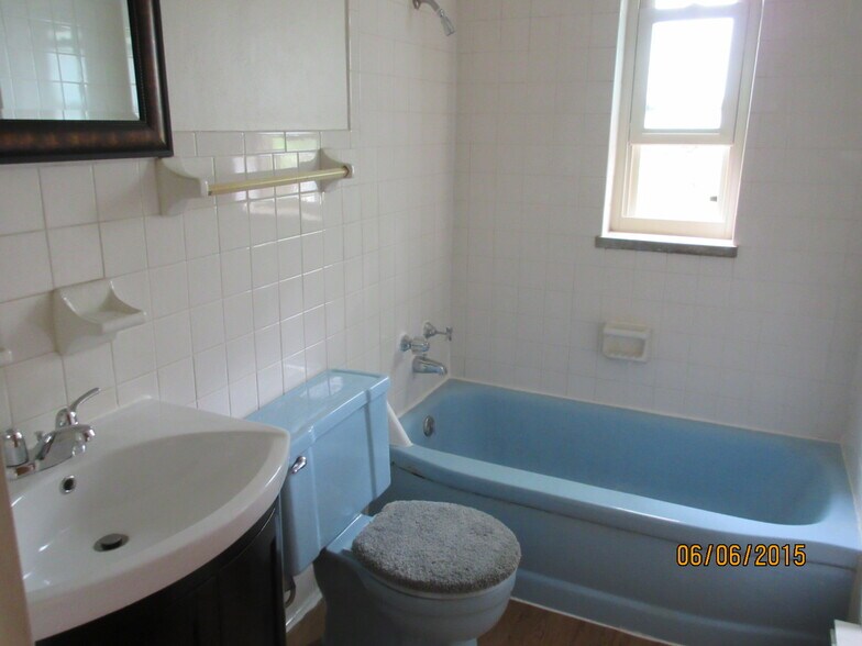 Building Photo - 540 Imo Dr