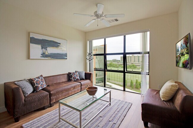 Building Photo - 200 S Peyton St