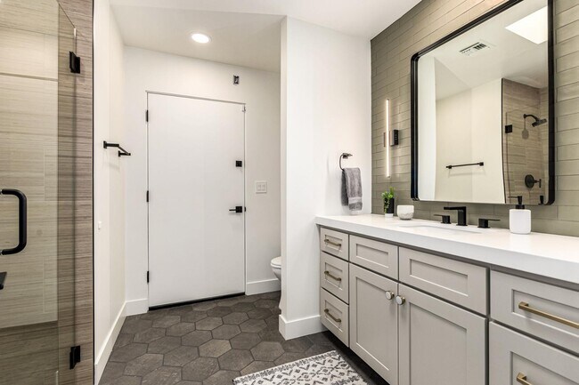 Building Photo - 9917 N 52nd St