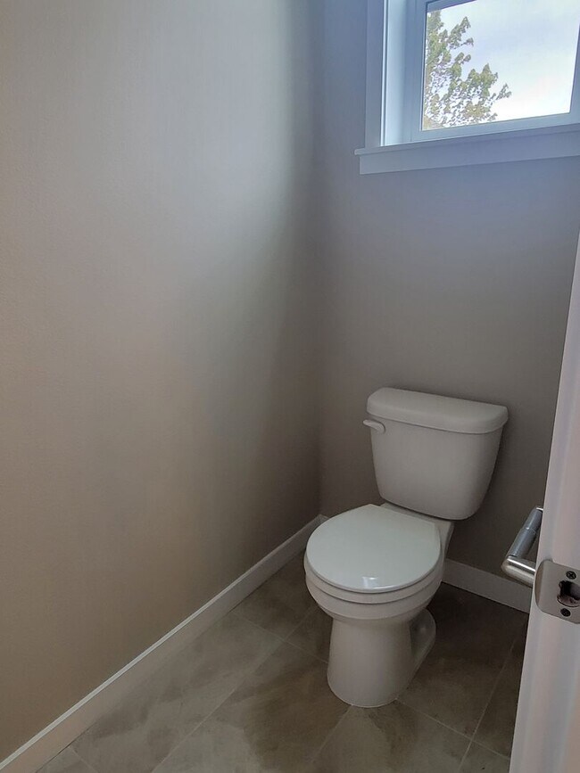 Building Photo - Brand new 2 bedroom home + den