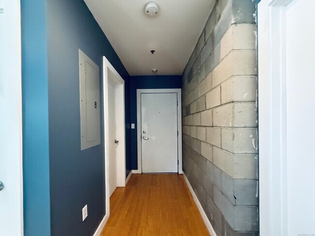 Building Photo - 881 Lafayette Blvd