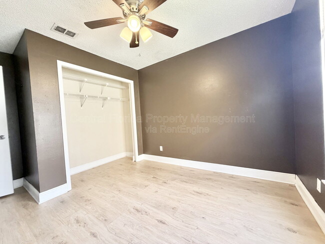 Building Photo - 10227 Comfort Cir