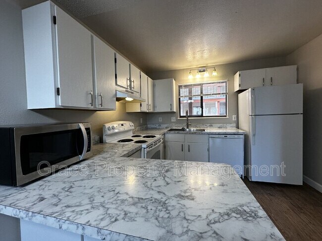 Building Photo - 2740 W 86th Ave