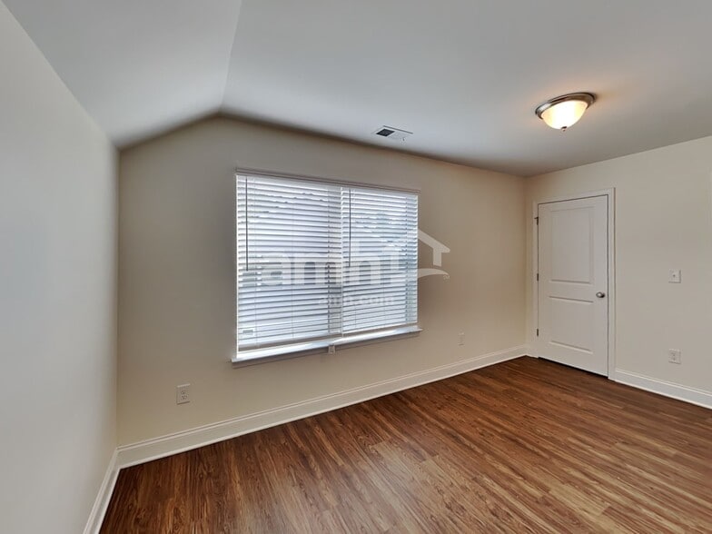 Building Photo - 2477 Napa Valley Dr