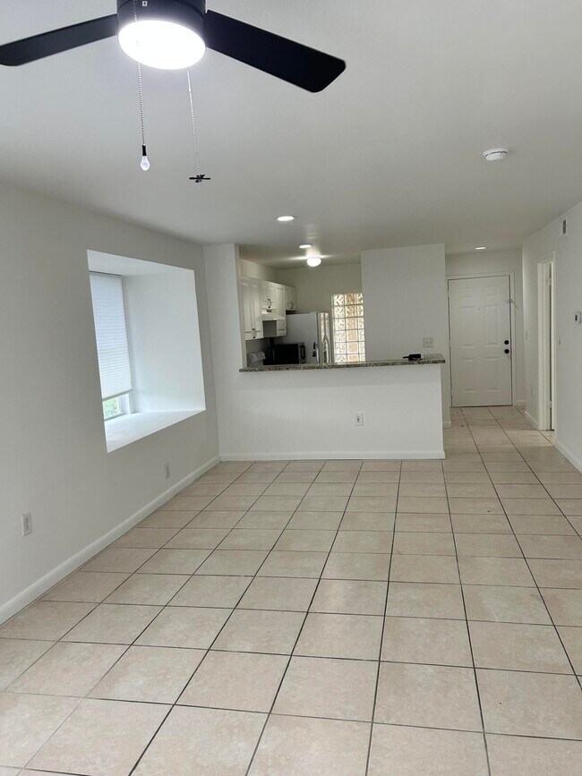 Building Photo - 4863 Via Palm Lakes