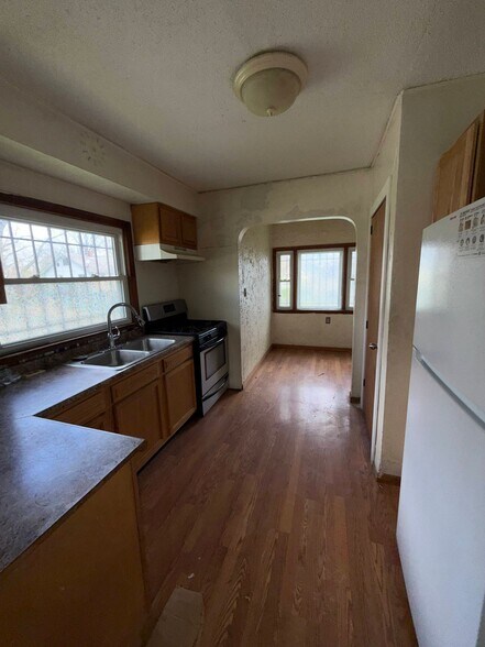 Building Photo - 3918 Trumbull Ave