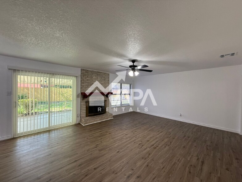 Building Photo - 5222 Tom Stafford Dr