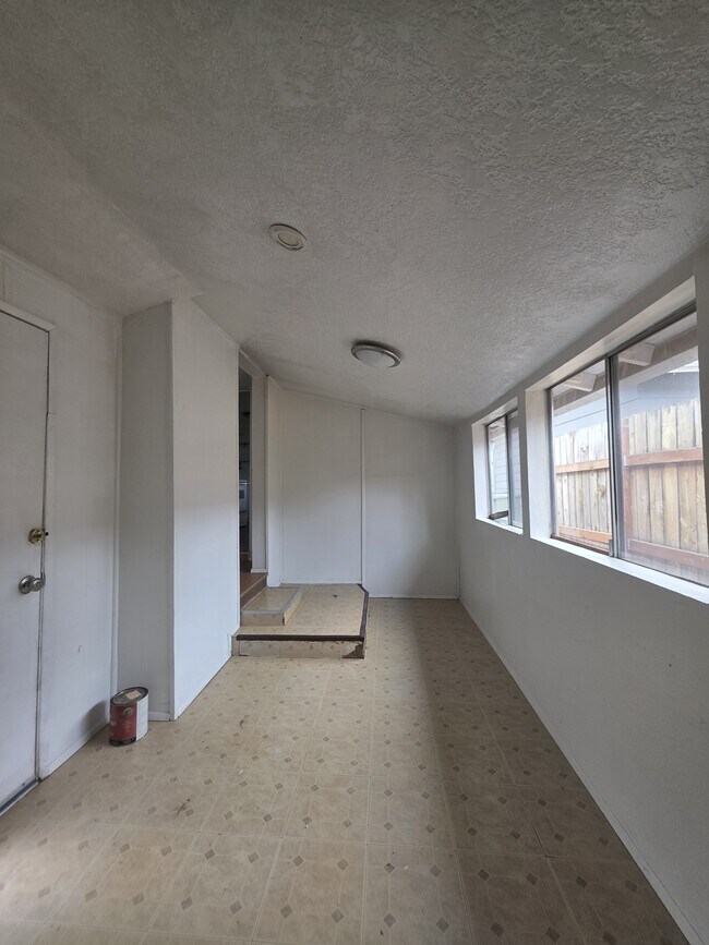 Building Photo - 1155-MHH1155 N 1st St
