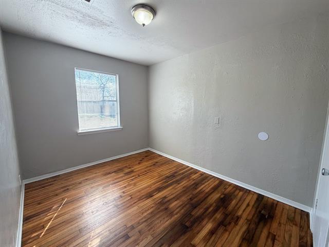 Building Photo - 410 N Flat St