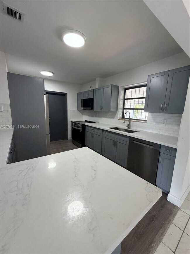 Building Photo - 4175 SW 87th Ave