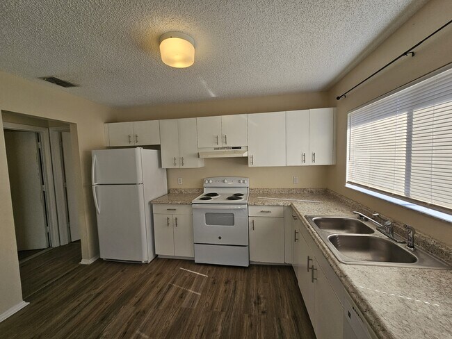 Building Photo - 312 Oak Track Pass