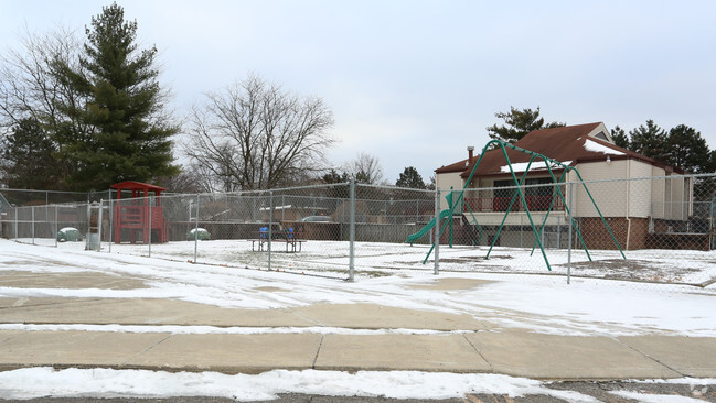 Building Photo - Ivywood Apartments