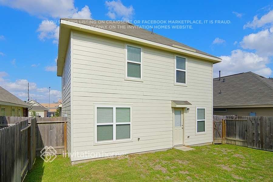 Building Photo - 18811 Dennington Dr