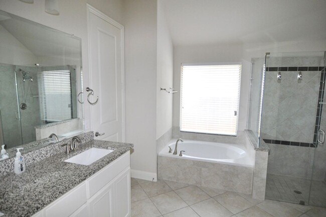 Building Photo - VIEW NOW - Stunning Berkshire Home in Northwest ISD | 2 Primary Suites, Hardwood Floors & Resort-...