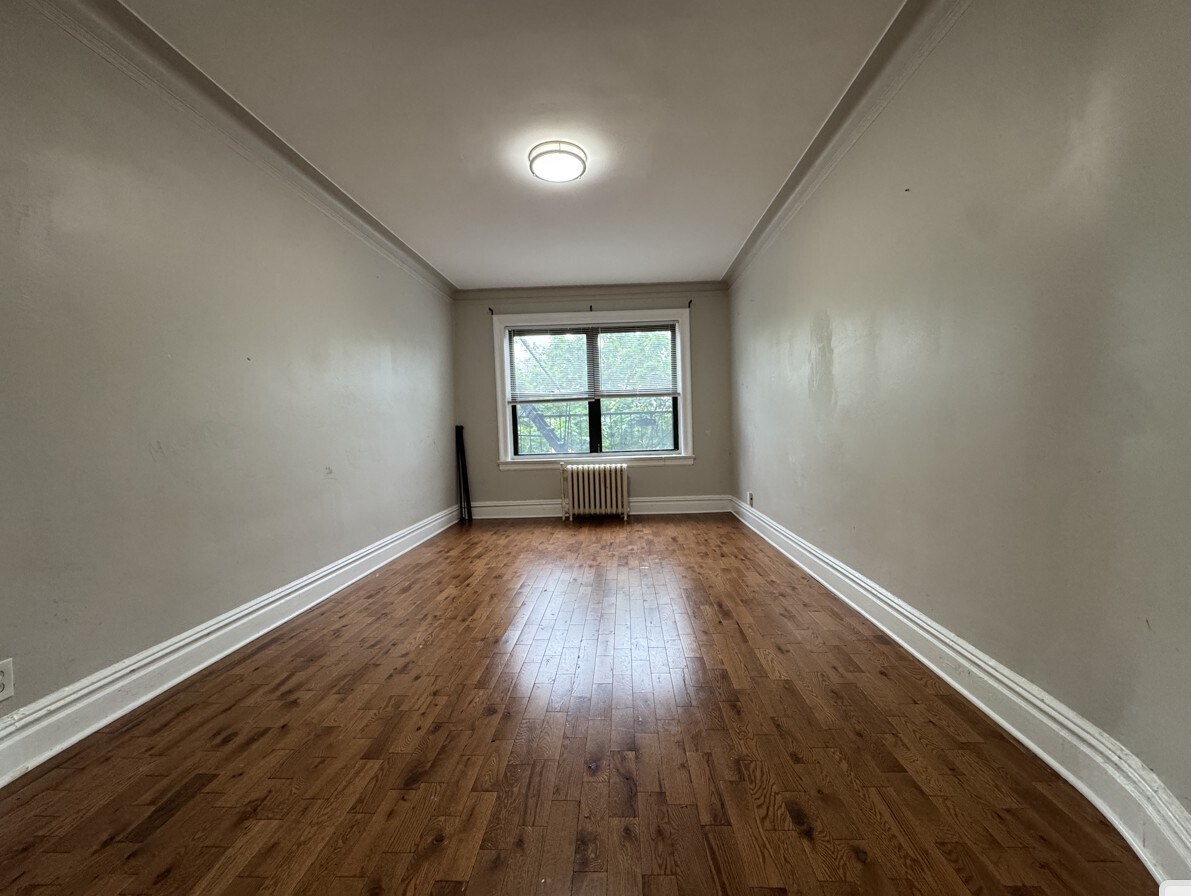 93 Fairview Ave D6 - 90 Fairview Ave