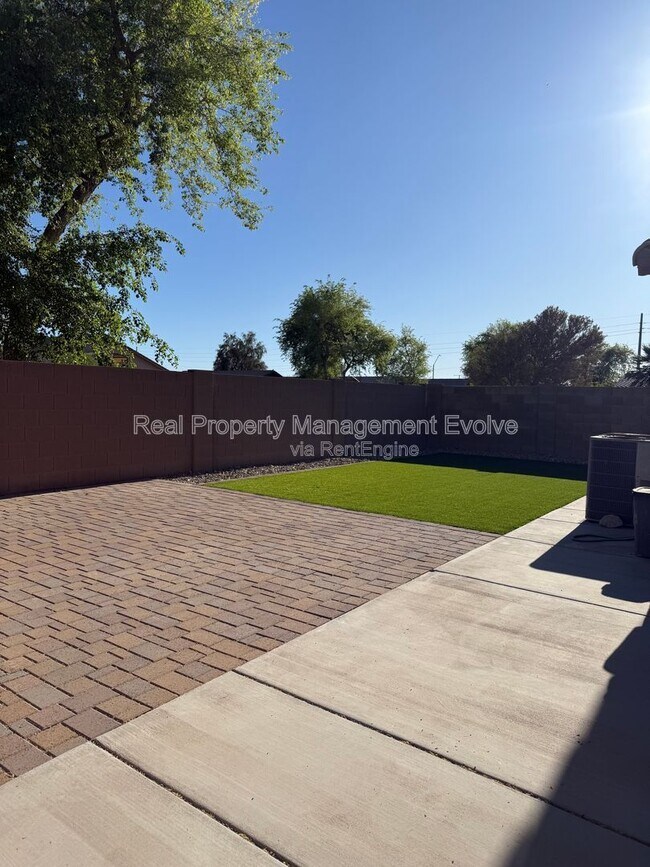 Building Photo - 25067 W Dove Trail