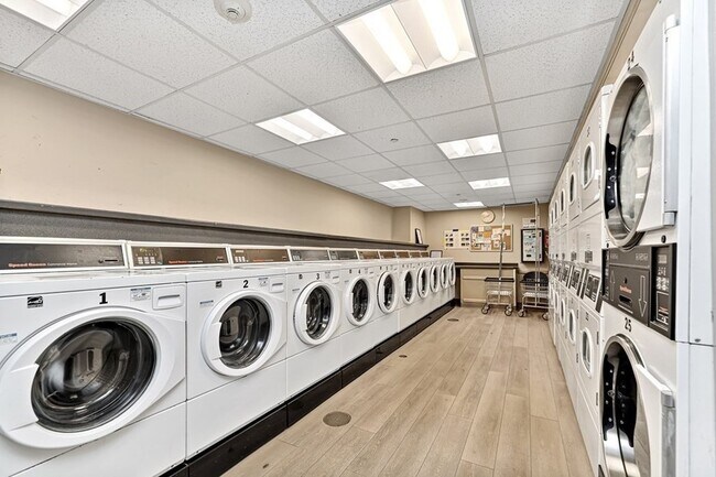 Building Photo - 44 Washington St