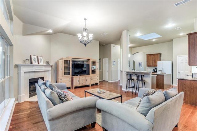 Building Photo - 15204 Regal Oak Ln