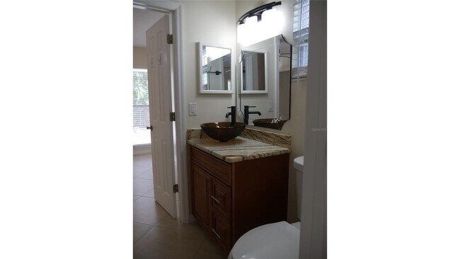 Building Photo - 3026 Vinson Ave