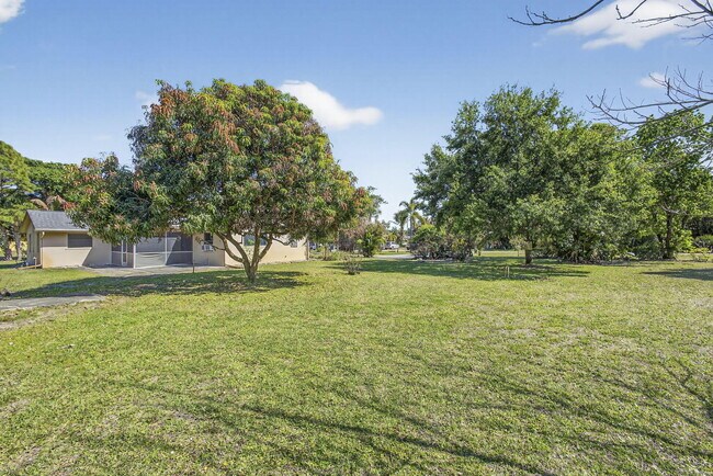 Building Photo - 7107 181st Ct N