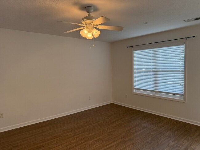 Building Photo - 640 Date Palm Cir