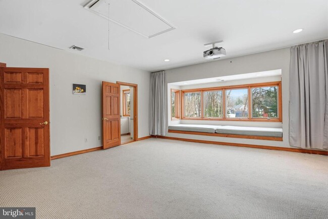 Building Photo - 244 Mathers Rd