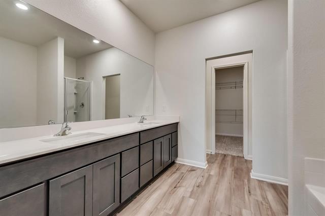 Building Photo - 644 Aqueduct Dr