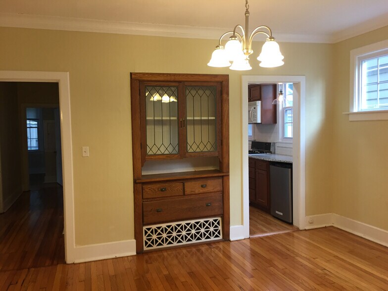 Building Photo - 940 Westcott St