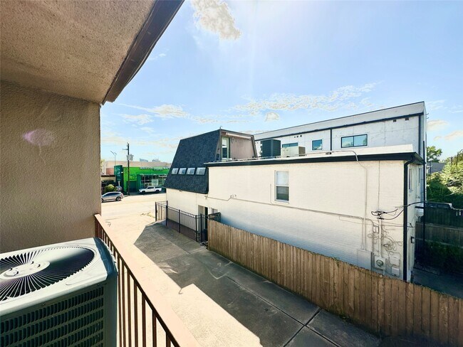 Building Photo - 2607 Rice Boulevard