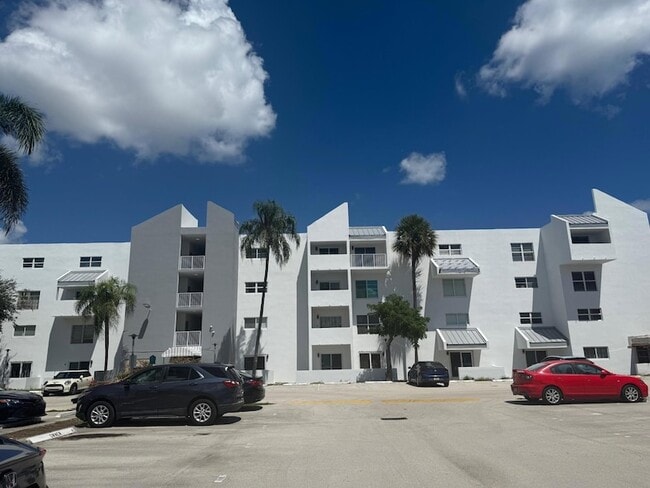 Building Photo - 2840 NE 14th Street Causeway