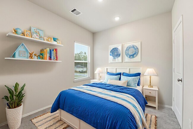 Building Photo - 15618 Sycamore Dr