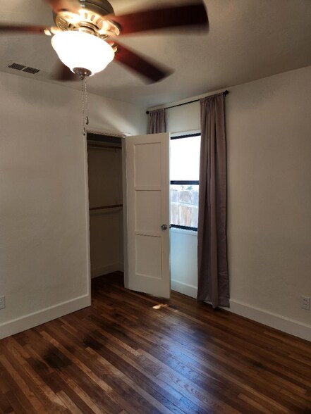 Building Photo - 261 N Larson St