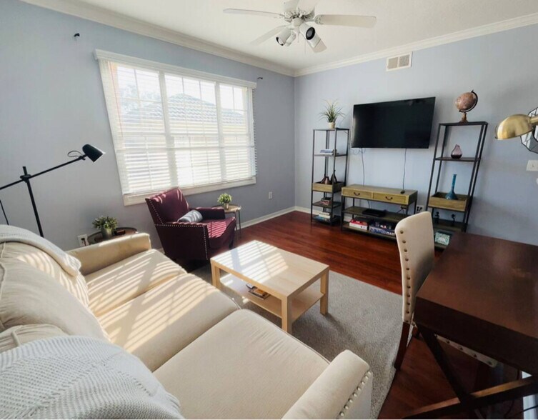 Building Photo - 501 Knights Run Ave