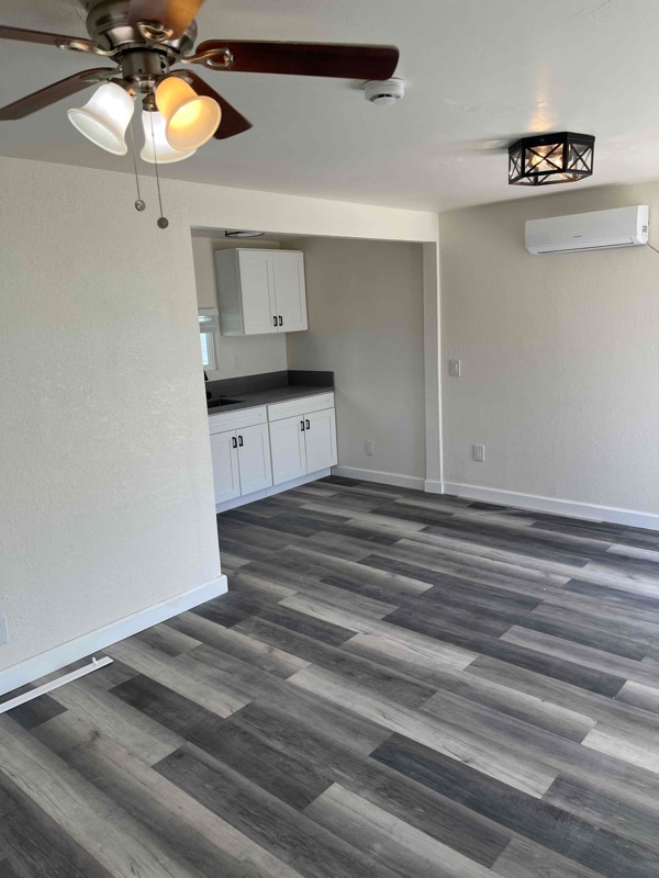 Building Photo - 612 Civic Center Dr