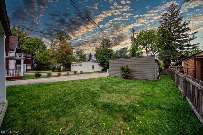 Building Photo - 18405 Newell Rd