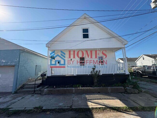 Building Photo - Three Bedroom House | Move in Special