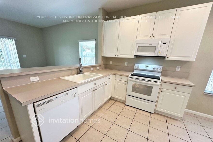 Building Photo - 2188 N 72nd Terrace