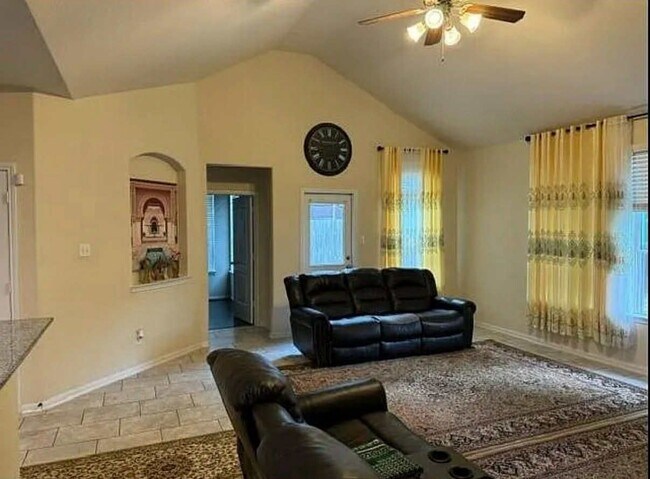 Building Photo - 3407 Coopers Ridge Way