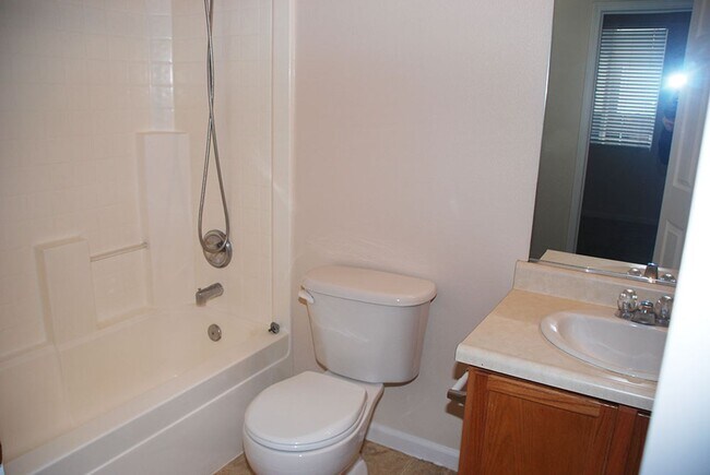 Building Photo - Rancho Bravo Single Story 4 BR/2 Bath/2 Car Garage in South Reno