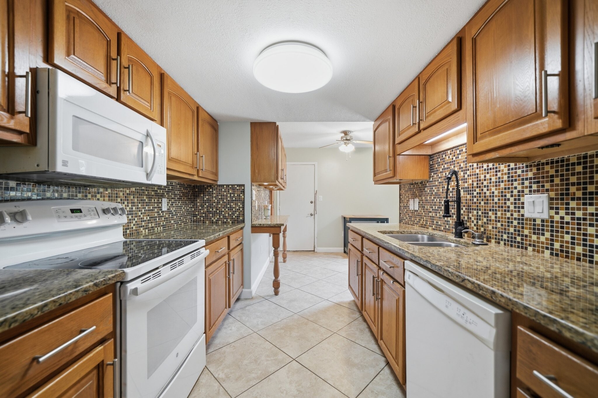 Building Photo - 1737 Bayshore Dr