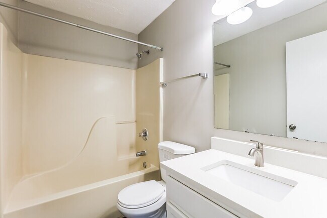 Building Photo - 5223 Pin Oak Dr