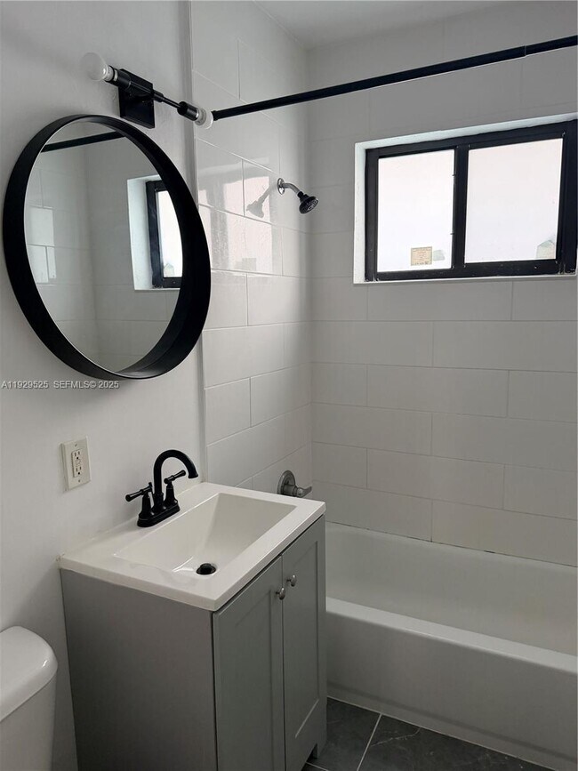 Building Photo - 2220 Calais Dr