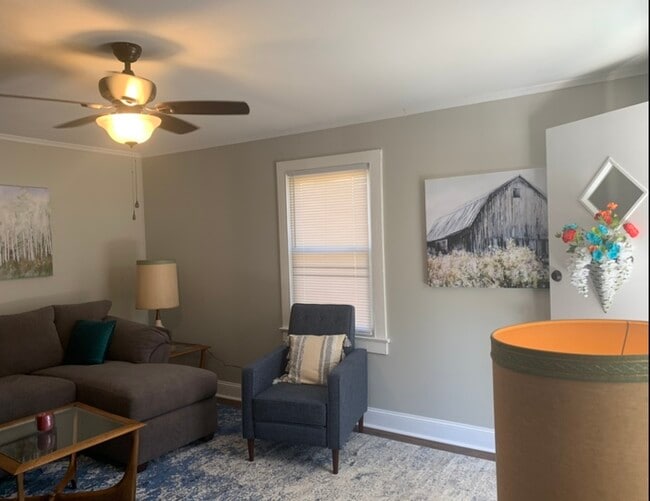 Building Photo - 113 Alice Street FOR RENT!